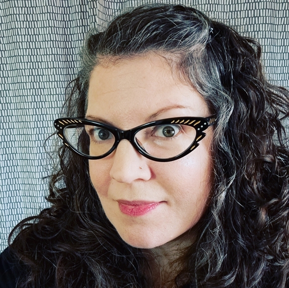 Meet your Posher, Melissa - Picture 1 of 1